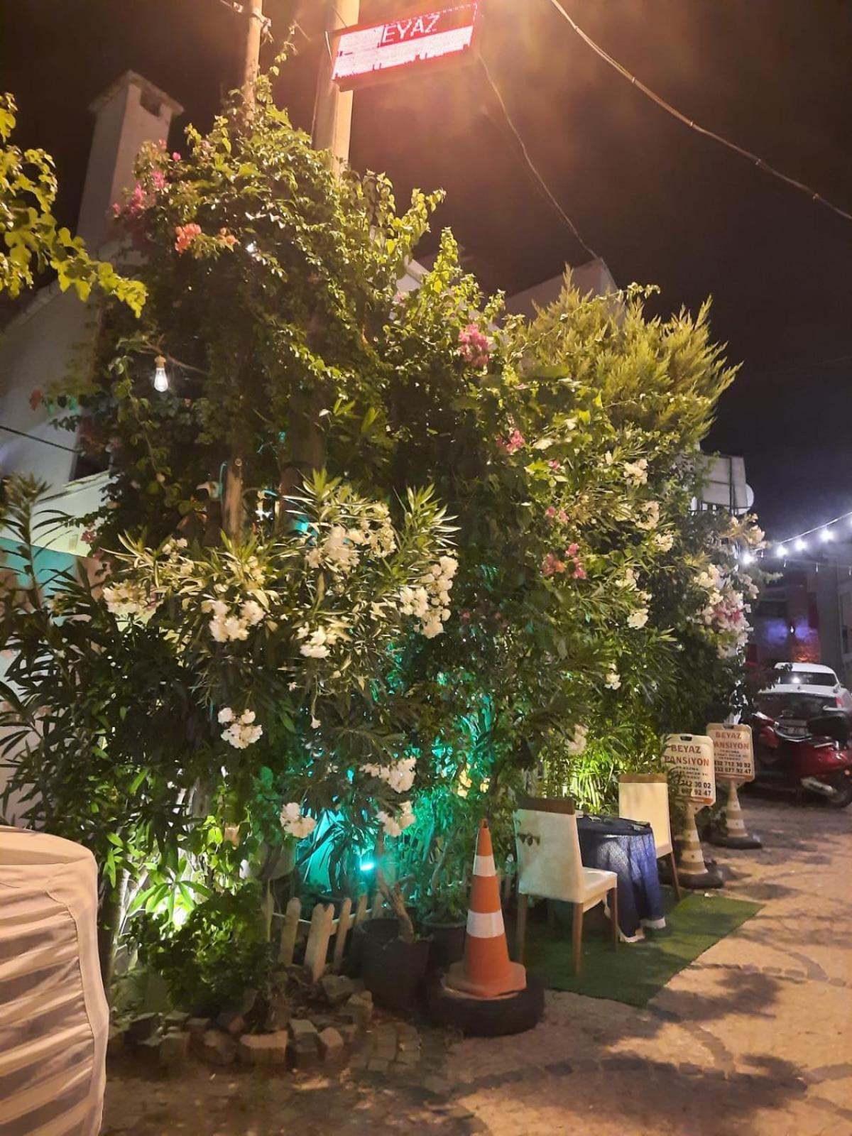 Beyaz Apart Pansiyon Çeşme Exterior photo